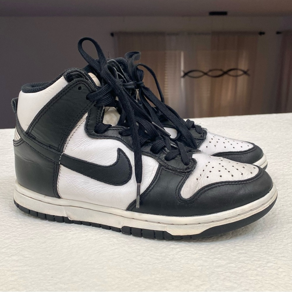 Nike women's high top dunks black & white “Panda” size 5